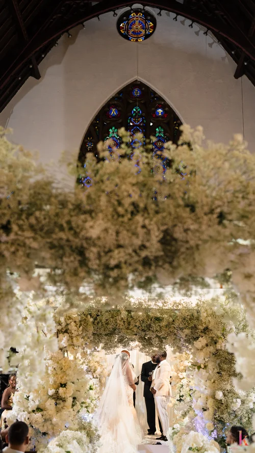 Ashley & Isaac — wedding florals photograph 4
